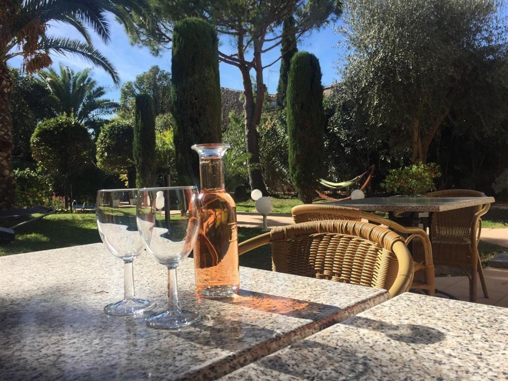 לינה וארוחת בוקר הומפס Le Jardin D'Homps מראה חיצוני תמונה